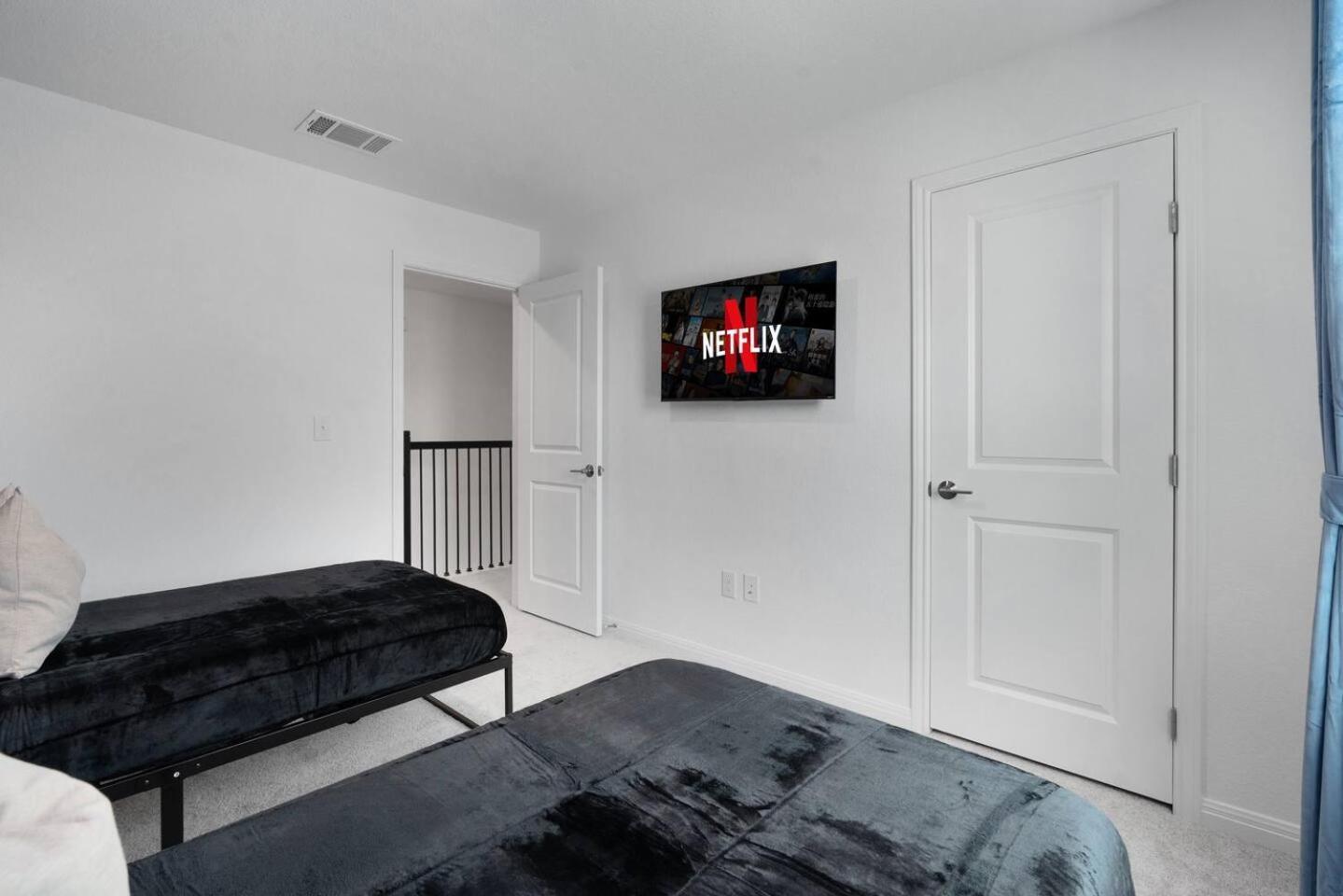 Lux Cozy L Se Near F1-cota-abia-tesla Holiday home *