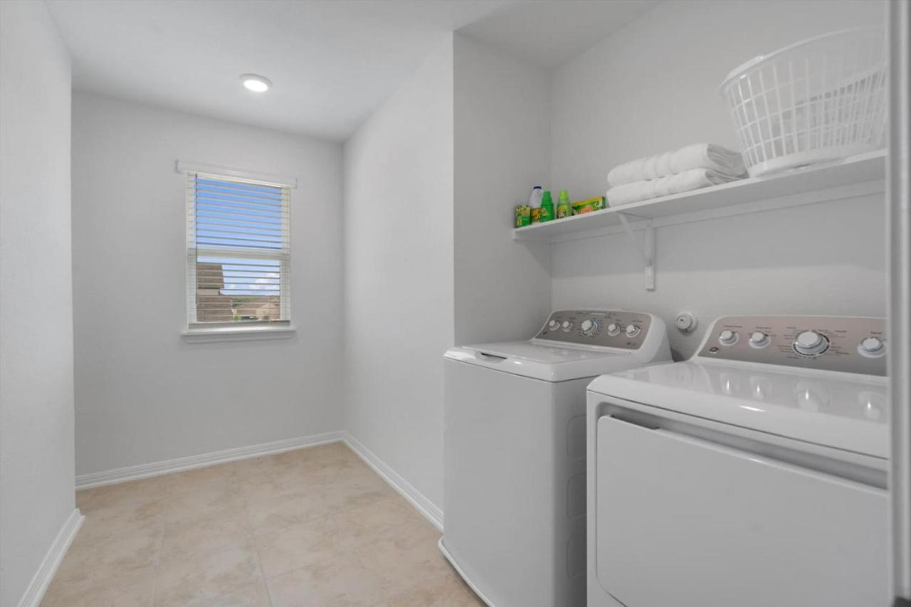 Lux Cozy L Se Near F1-cota-abia-tesla Holiday home Austin