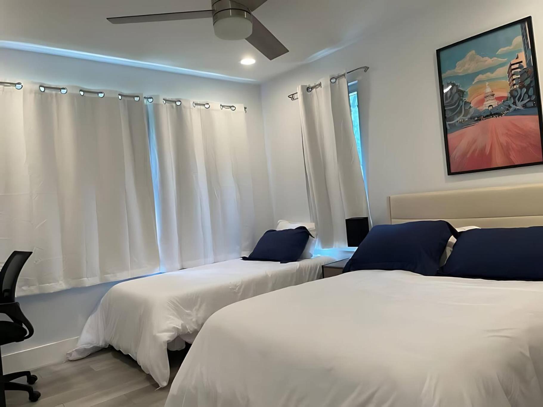 Upstay - Entire 2-home Duplex - Sleeps 37 Holiday home