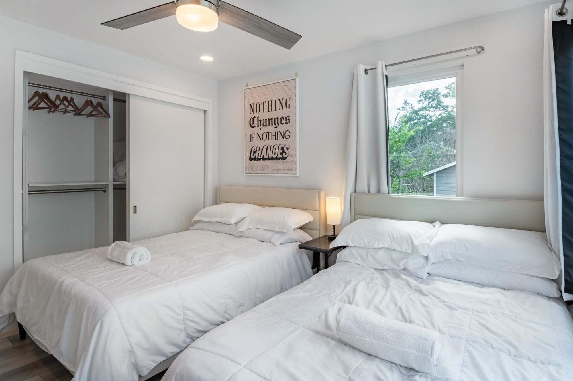 Holiday home Upstay - Entire 2-home Duplex - Sleeps 37 *