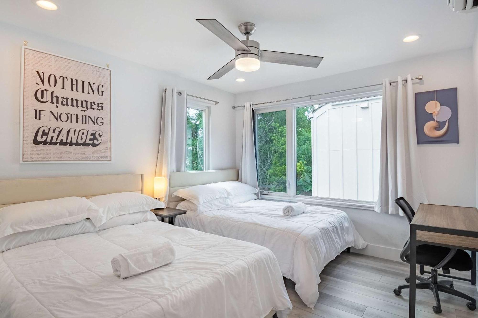 Upstay - Entire 2-home Duplex - Sleeps 37 Holiday home