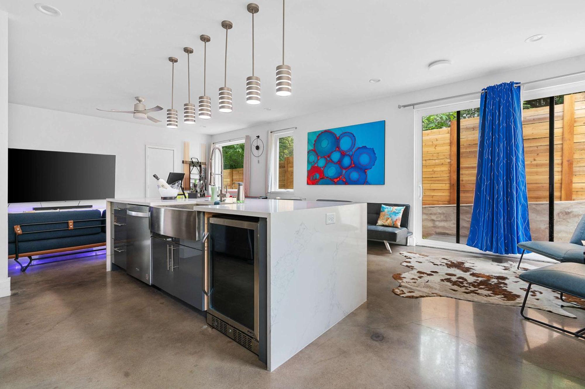 Upstay - Entire 2-home Duplex - Sleeps 37 Austin