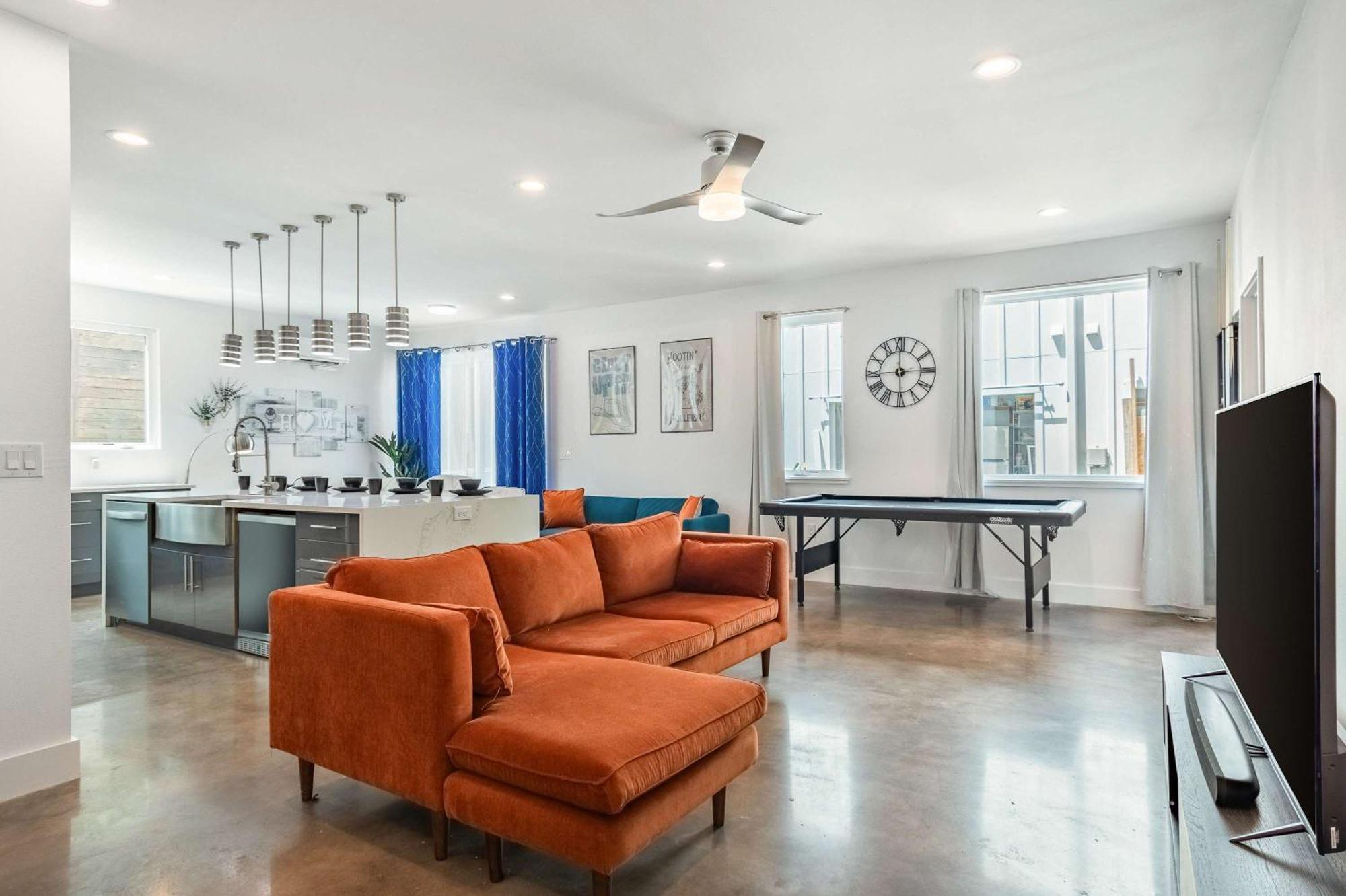 Upstay - Entire 2-home Duplex - Sleeps 37 * Austin