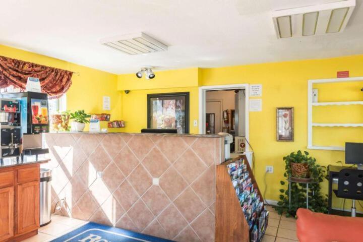 9 University-downtown 2* Austin