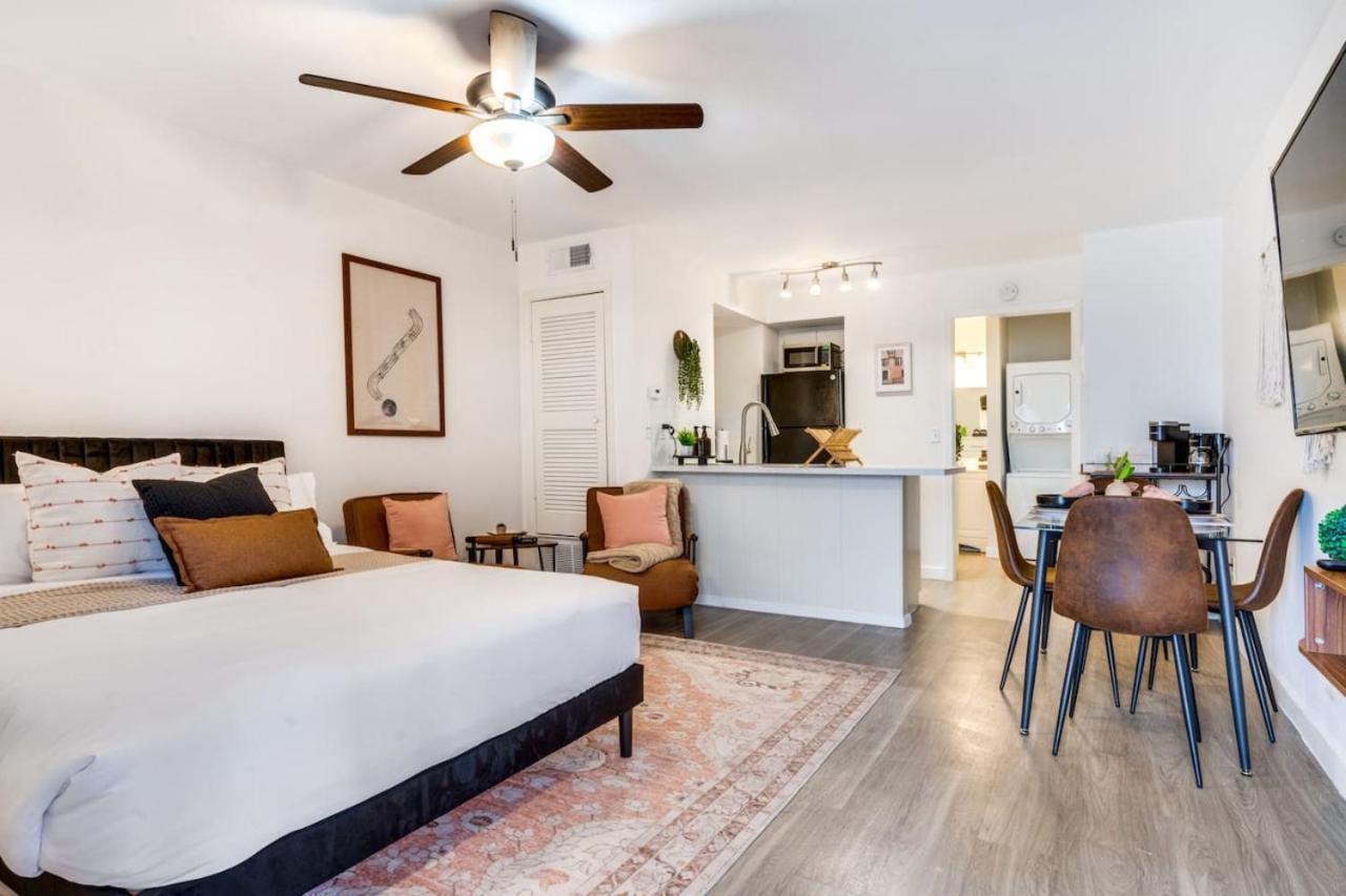 Stylish In Allandale 10 Mins To Downtown. Austin