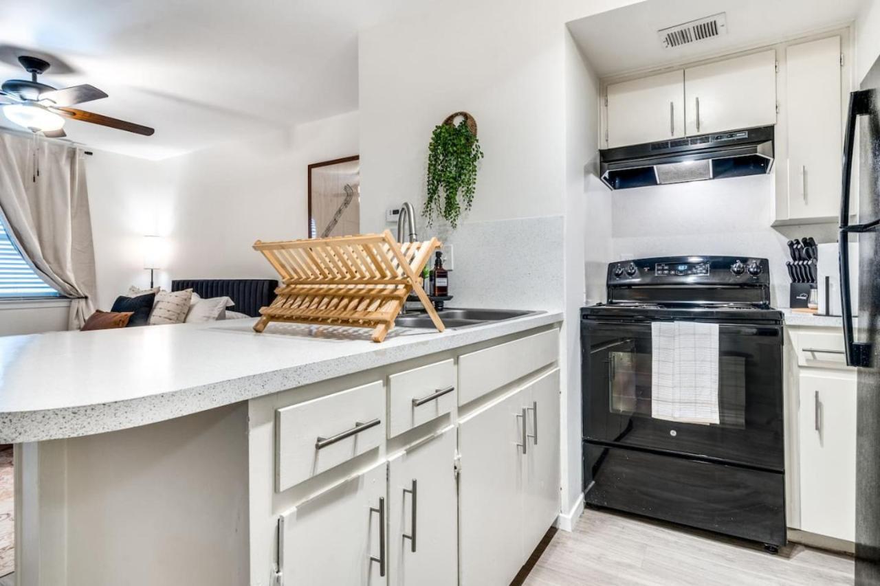 Stylish In Allandale 10 Mins To Downtown. *