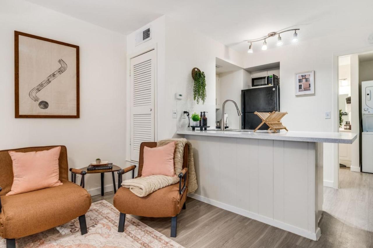 Apartment Stylish In Allandale 10 Mins To Downtown.