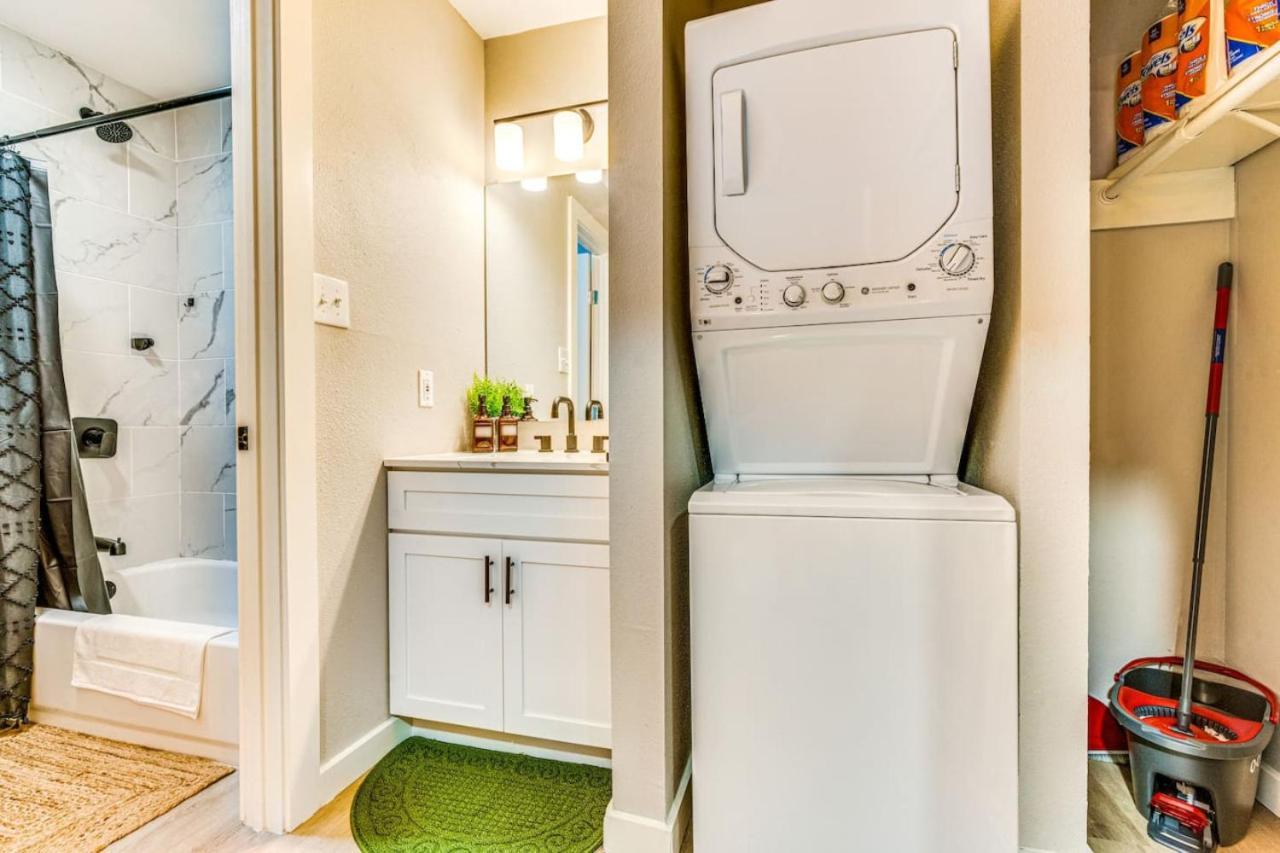 Apartment Exquisite Pet-friendly 10mins From Downtown
