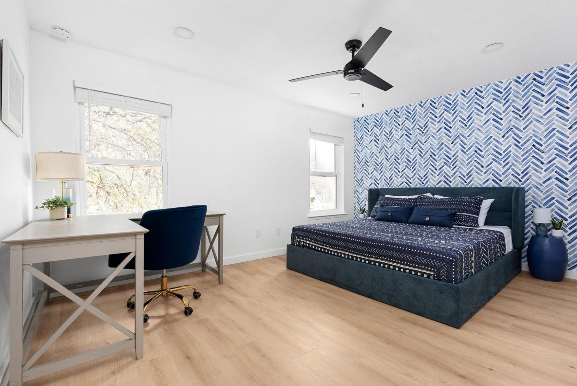 Work & Play - Soco, Downtown Apartment *