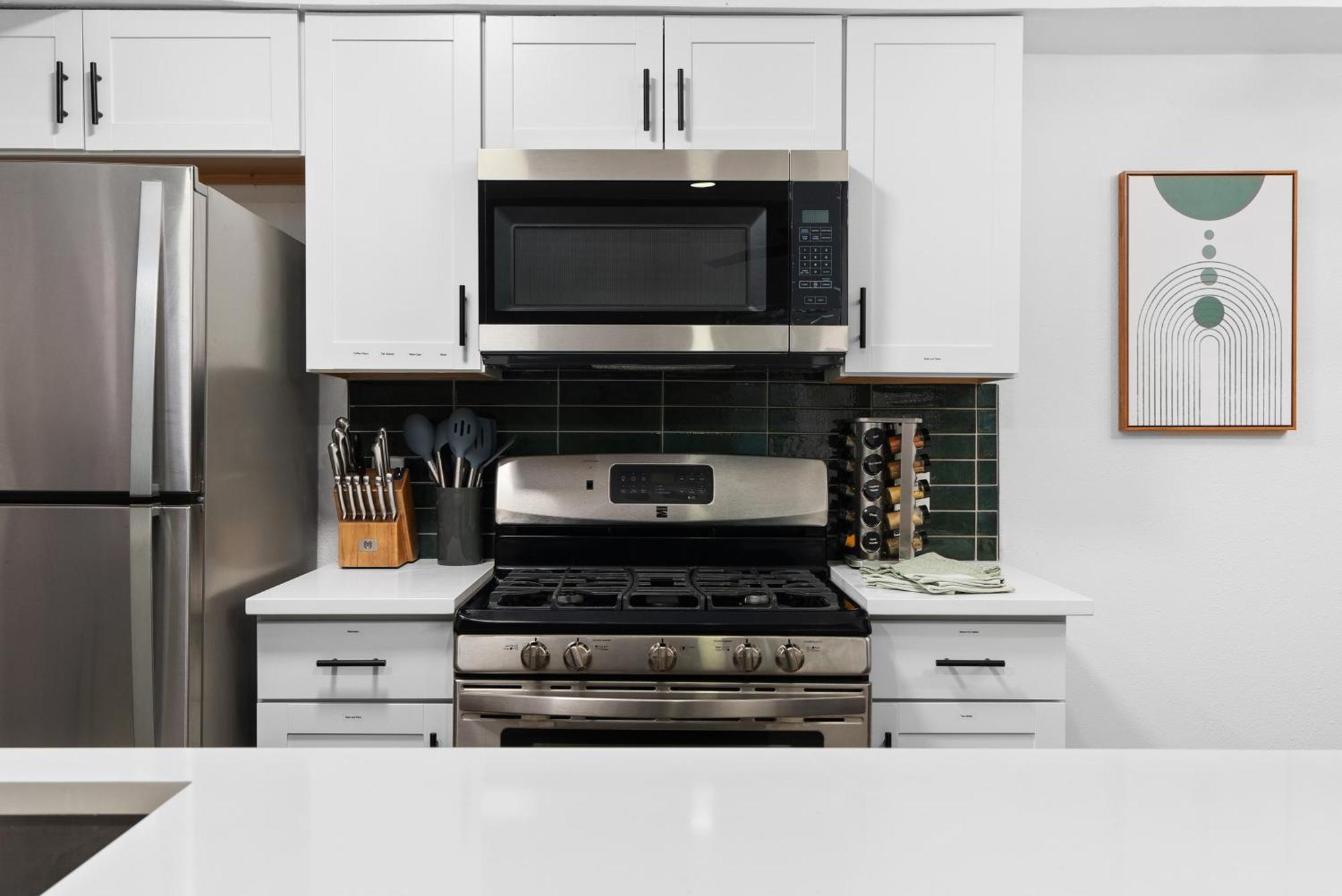 Downtown - Workspace, Near Soco 2br Apartment Austin