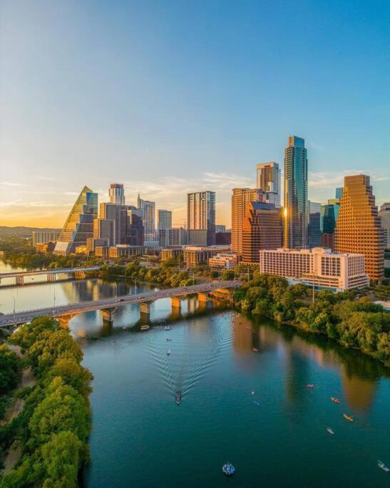 Apartment 2br 2bath King House 5 Min To Dt! Austin
