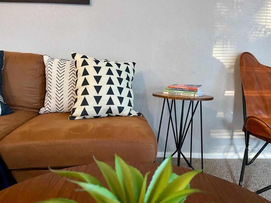 2br 2bath King House 5 Min To Dt! Austin