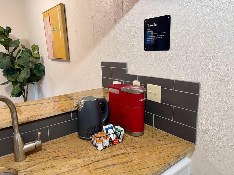 2br 2bath King House 5 Min To Dt! Apartment Austin