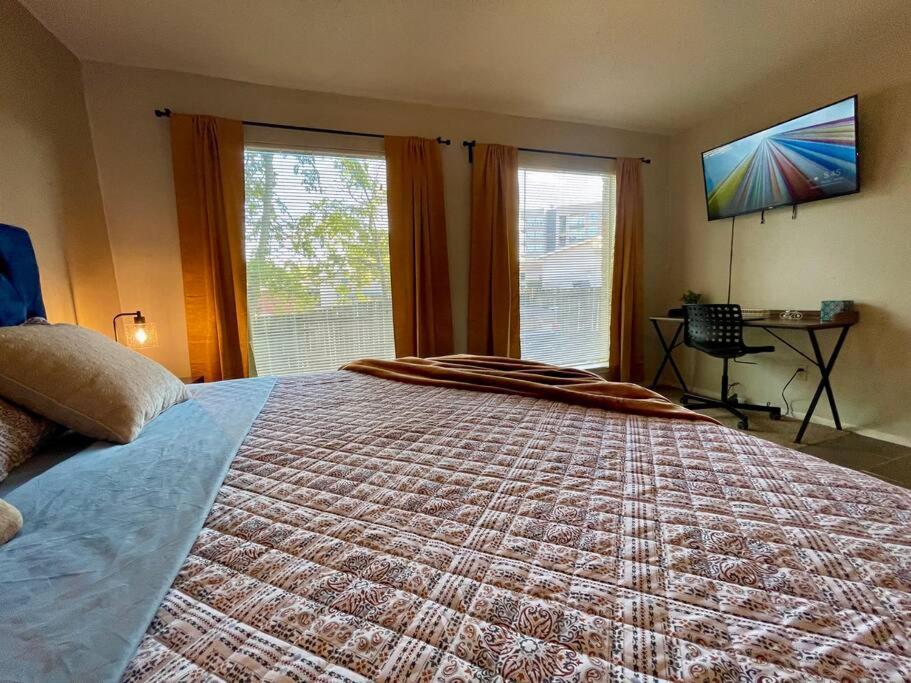 Apartment 2br 2bath King House 5 Min To Dt! *