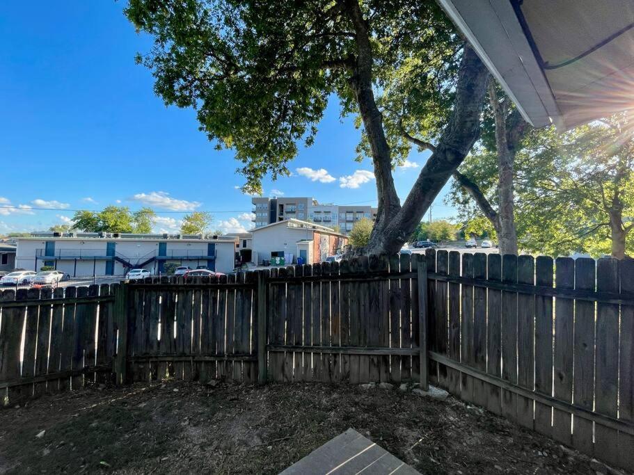 2br 2bath King House 5 Min To Dt! Austin