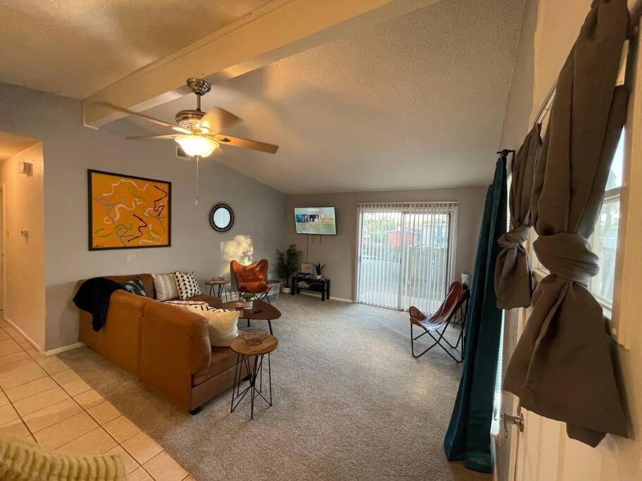 2br 2bath King House 5 Min To Dt! *