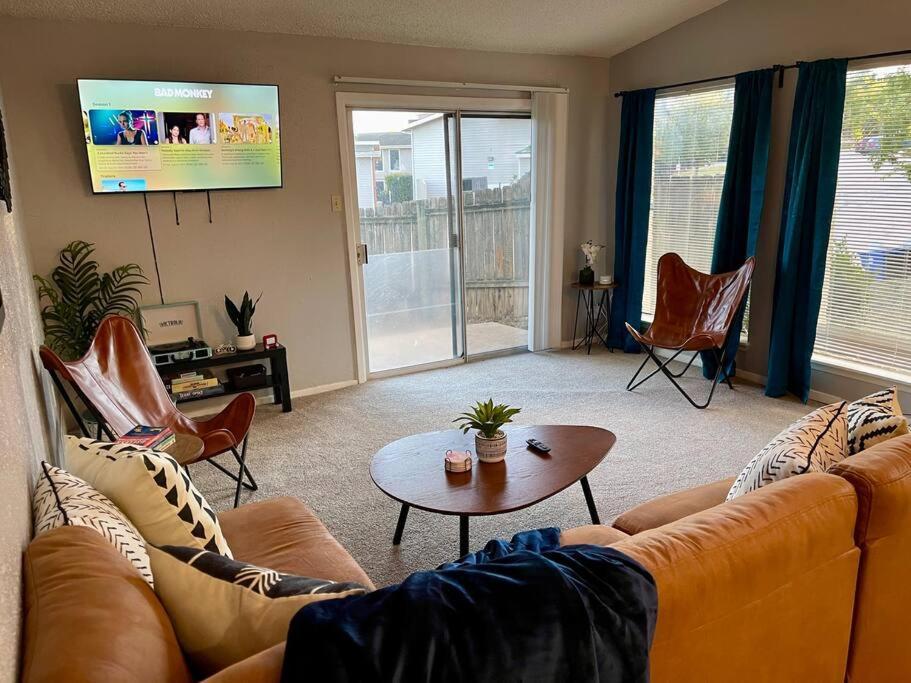 2br 2bath King House 5 Min To Dt! Apartment
