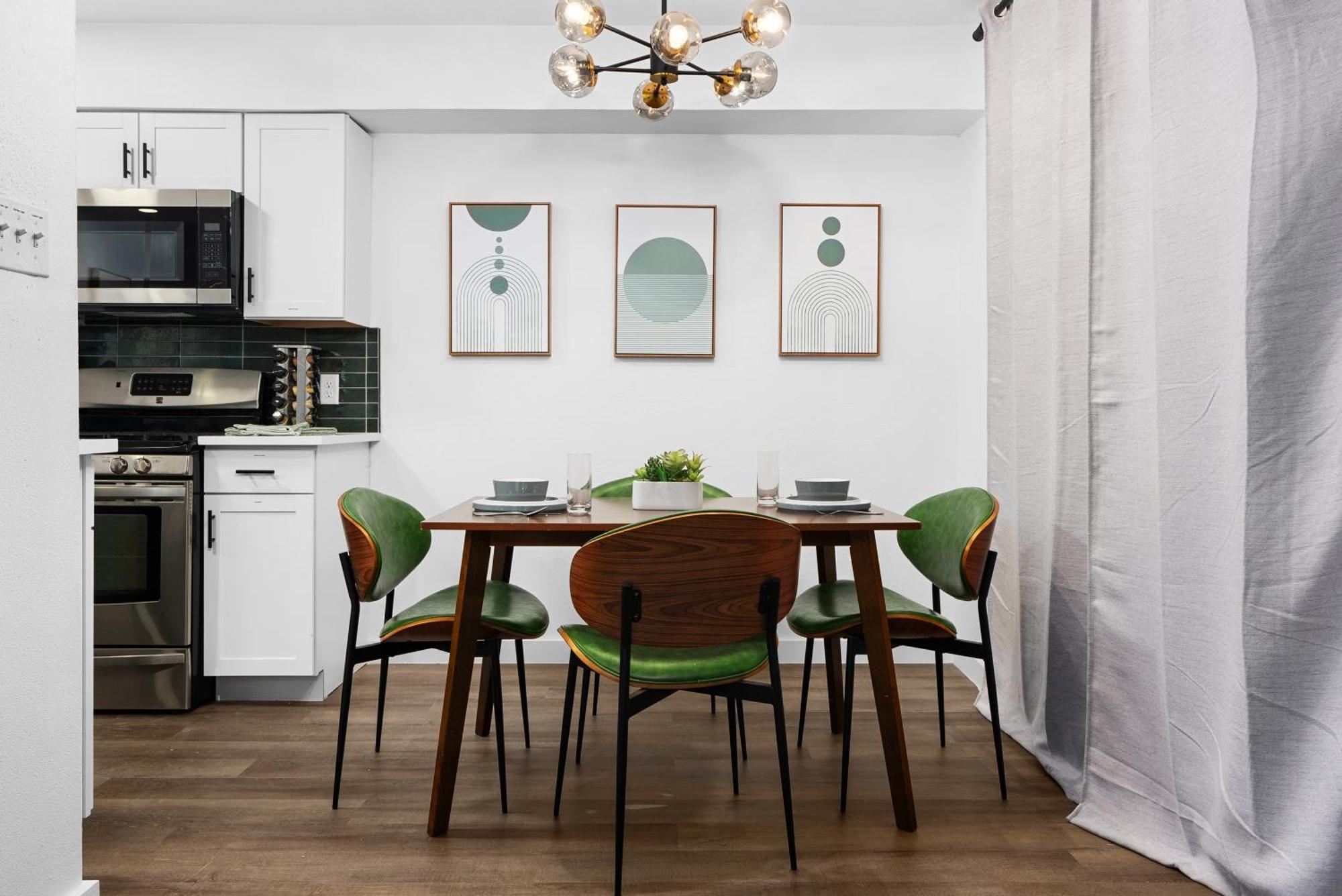 Downtown - Workspace, Near Soco 2br Apartment