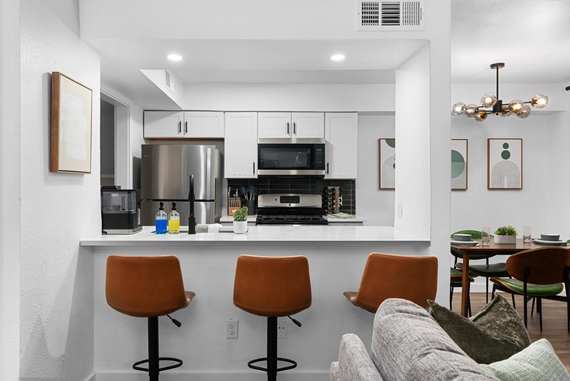 Apartment Modern 4br Perfect For Large Groups & Events Austin
