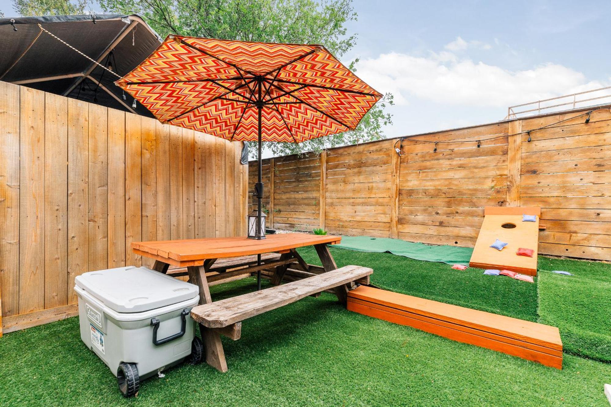 Charming With Patios Fireplace And Bbq Area * Austin