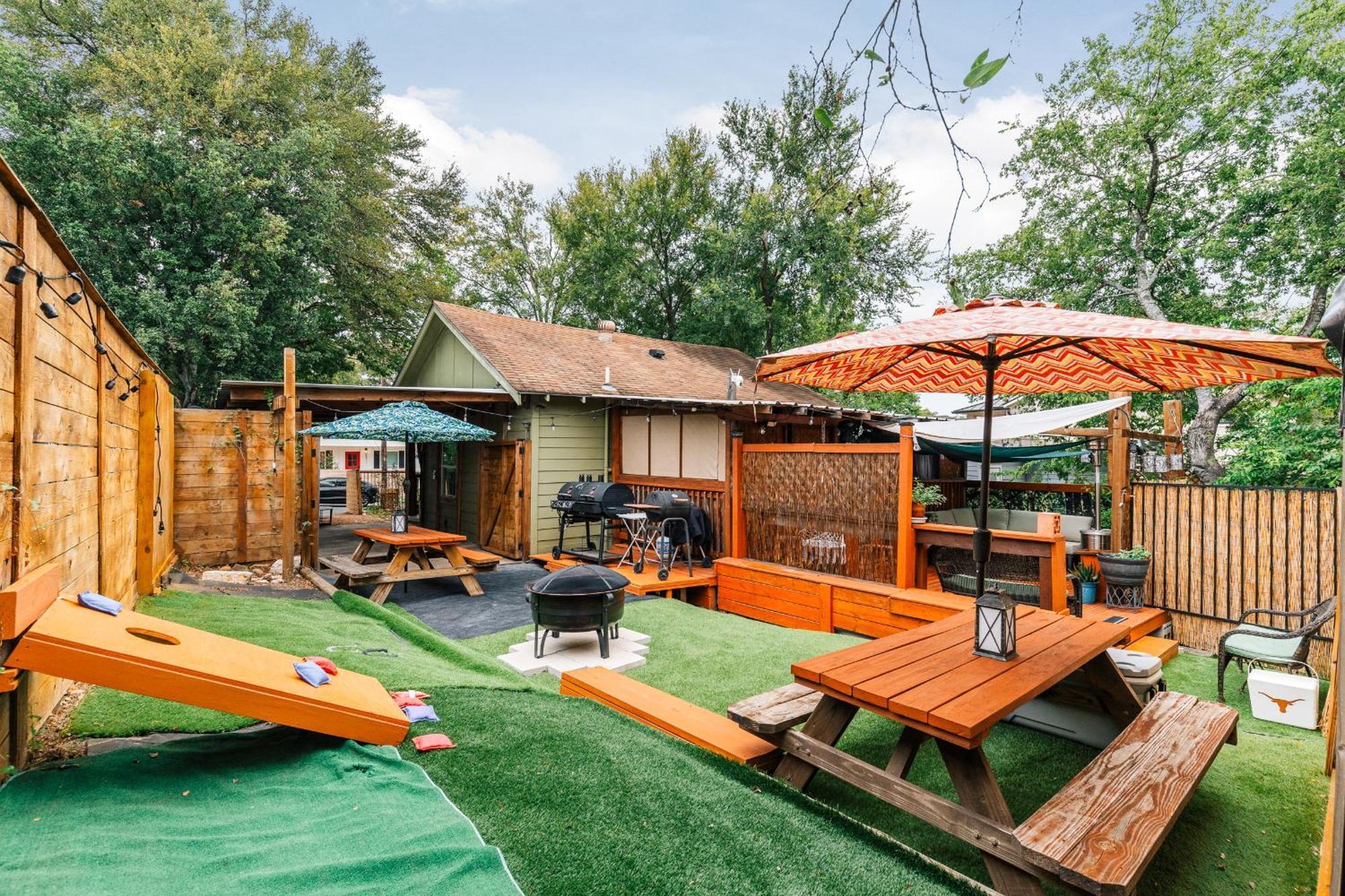 Holiday home Charming With Patios Fireplace And Bbq Area