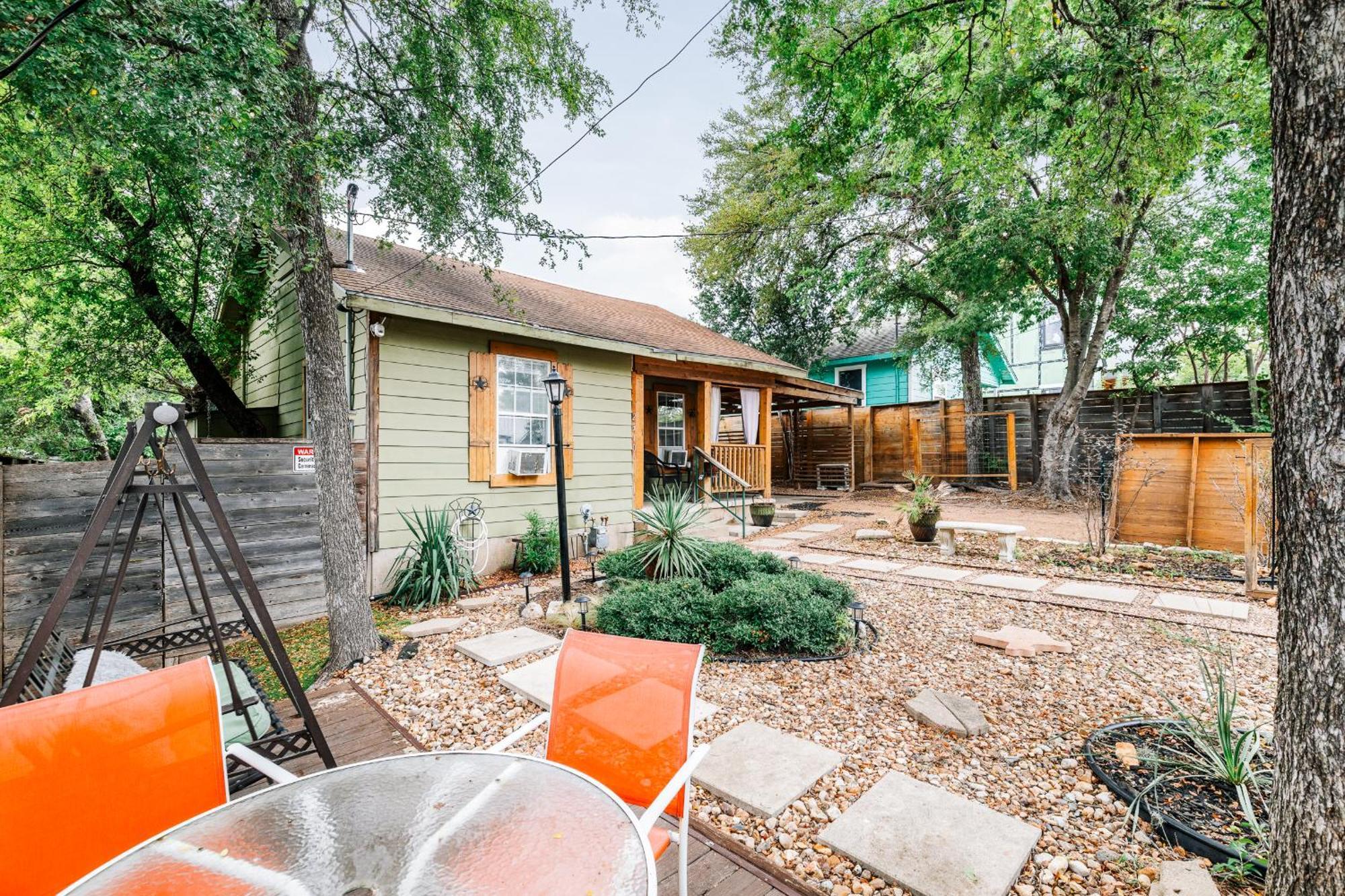 Charming With Patios Fireplace And Bbq Area Holiday home *