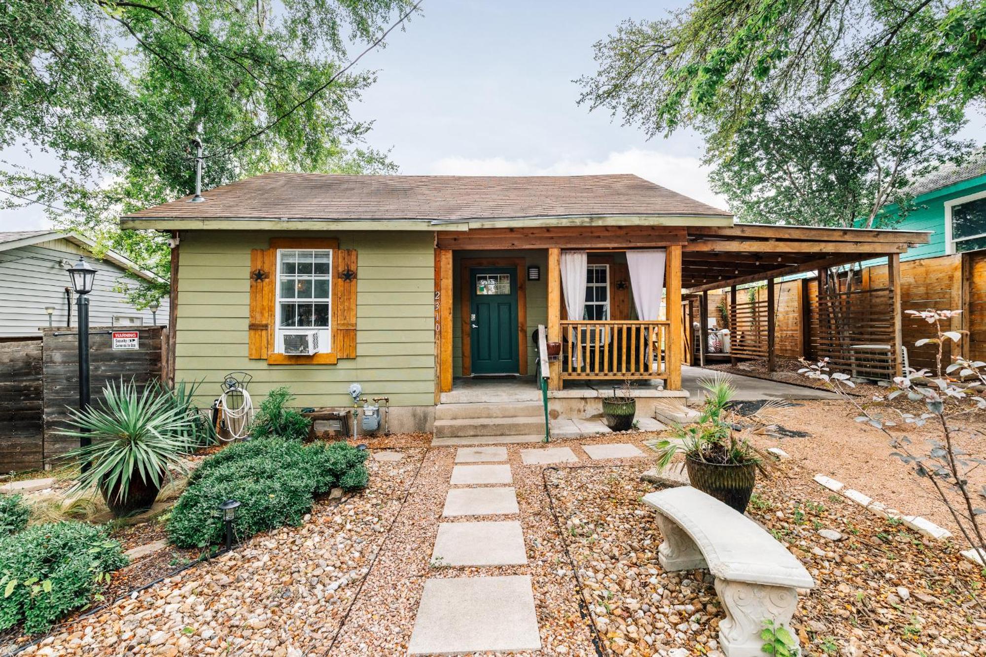 Holiday home Charming With Patios Fireplace And Bbq Area *