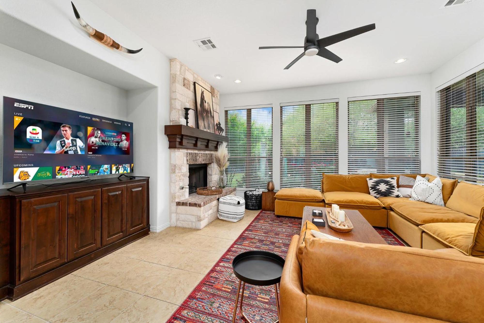 Upstay - Spacious W Pool-hot Tub-office-yard *