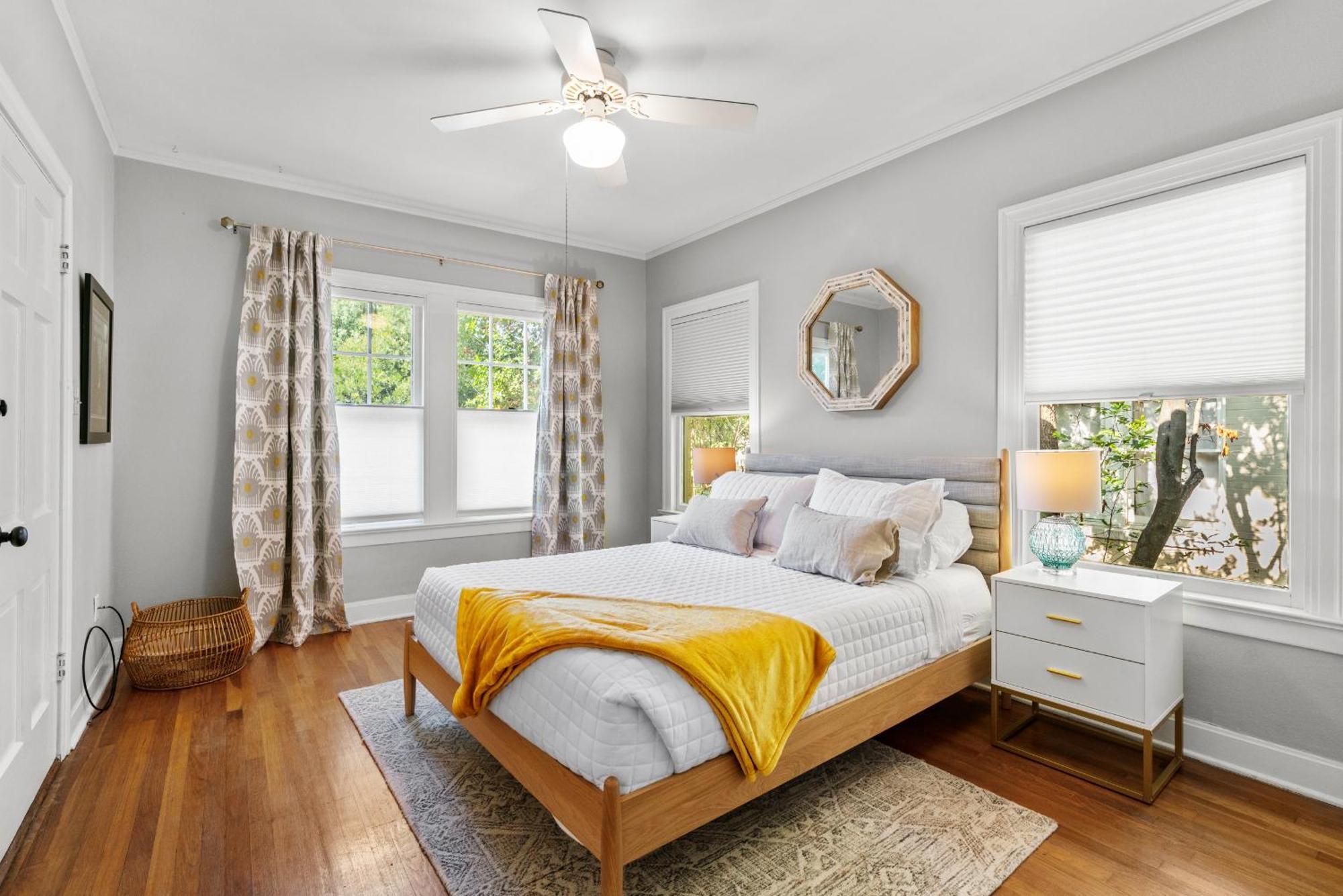 Holiday home Re-imagined Historical - Clarksville Vintage Austin