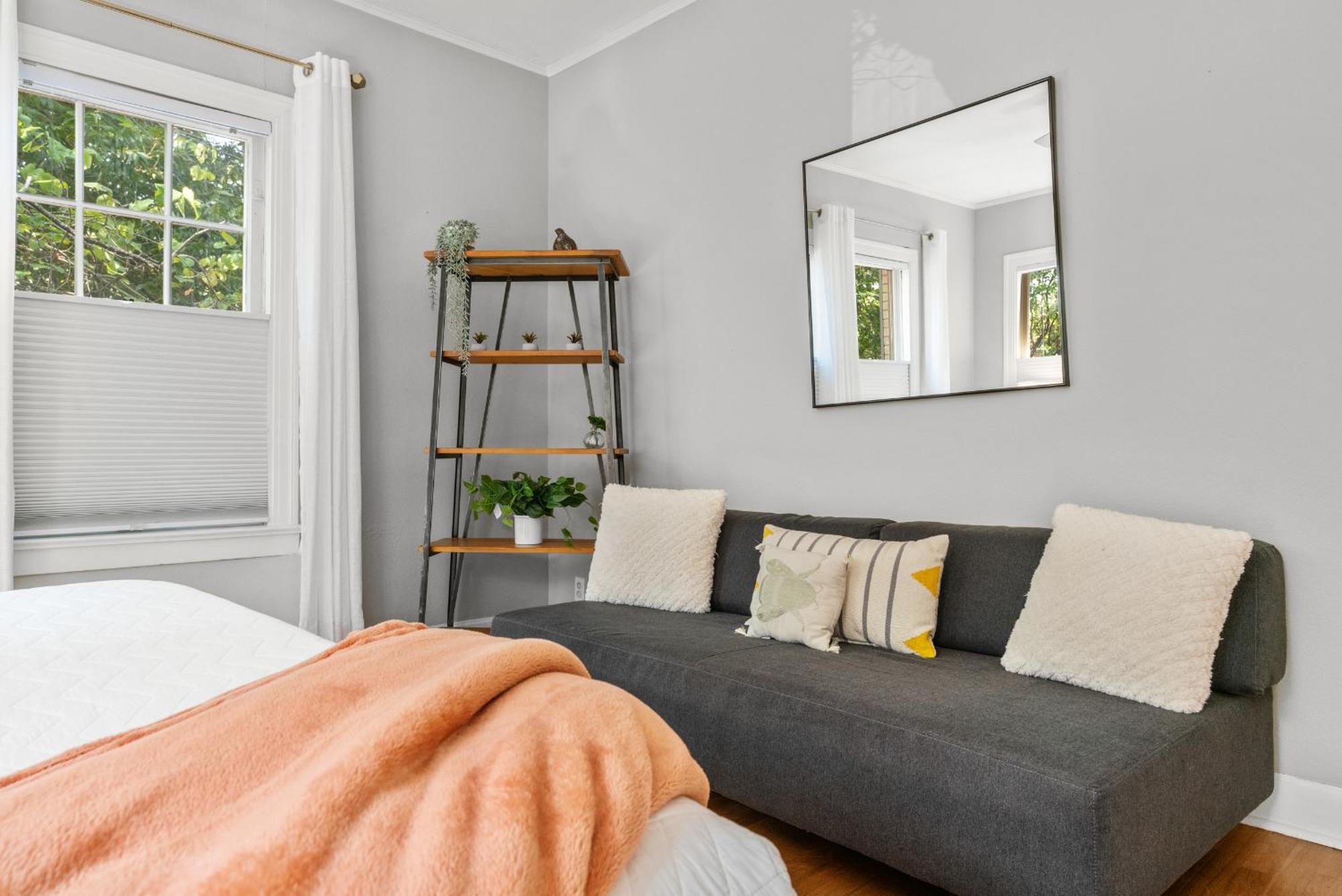 Re-imagined Historical - Clarksville Vintage Holiday home