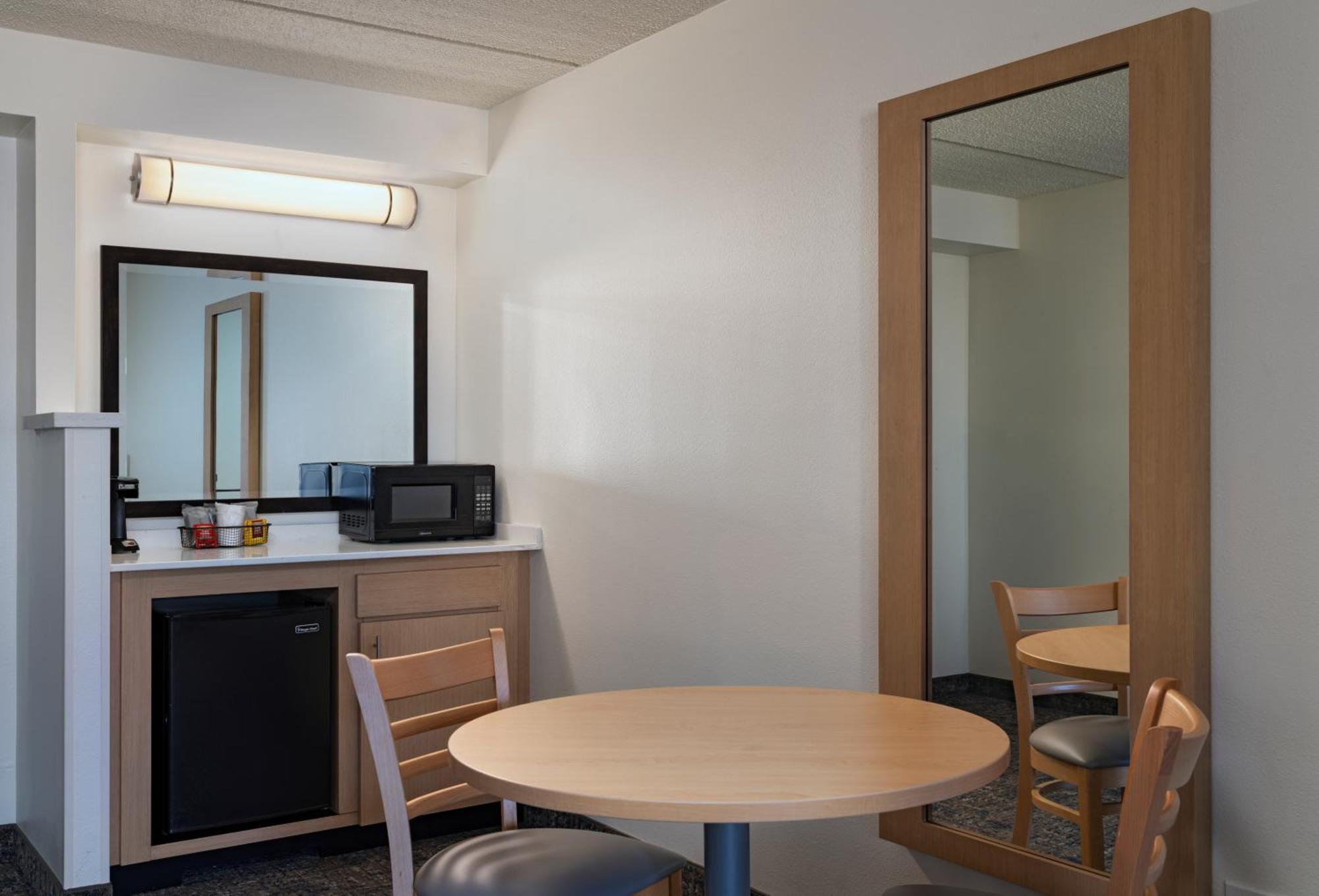 Hyatt Place Arboretum Hotel