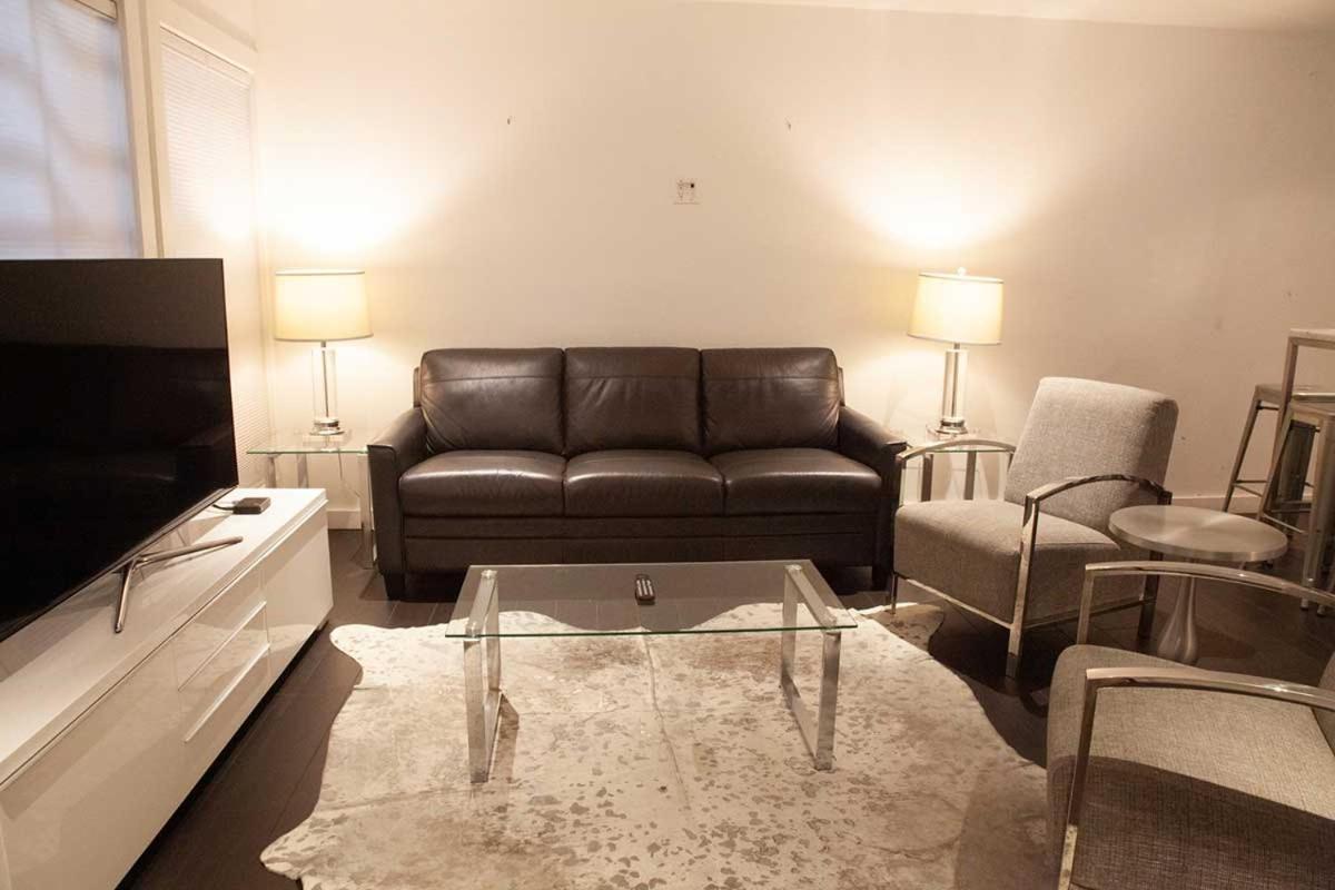 Onyx Apartment *