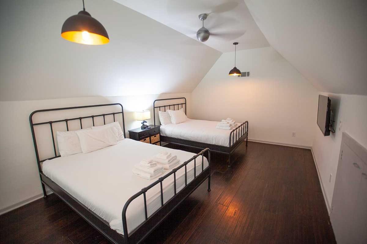Onyx Apartment