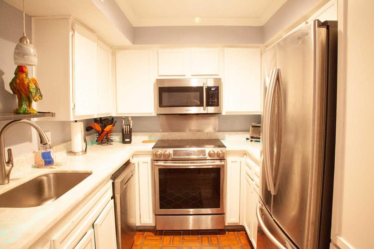 Onyx Apartment *