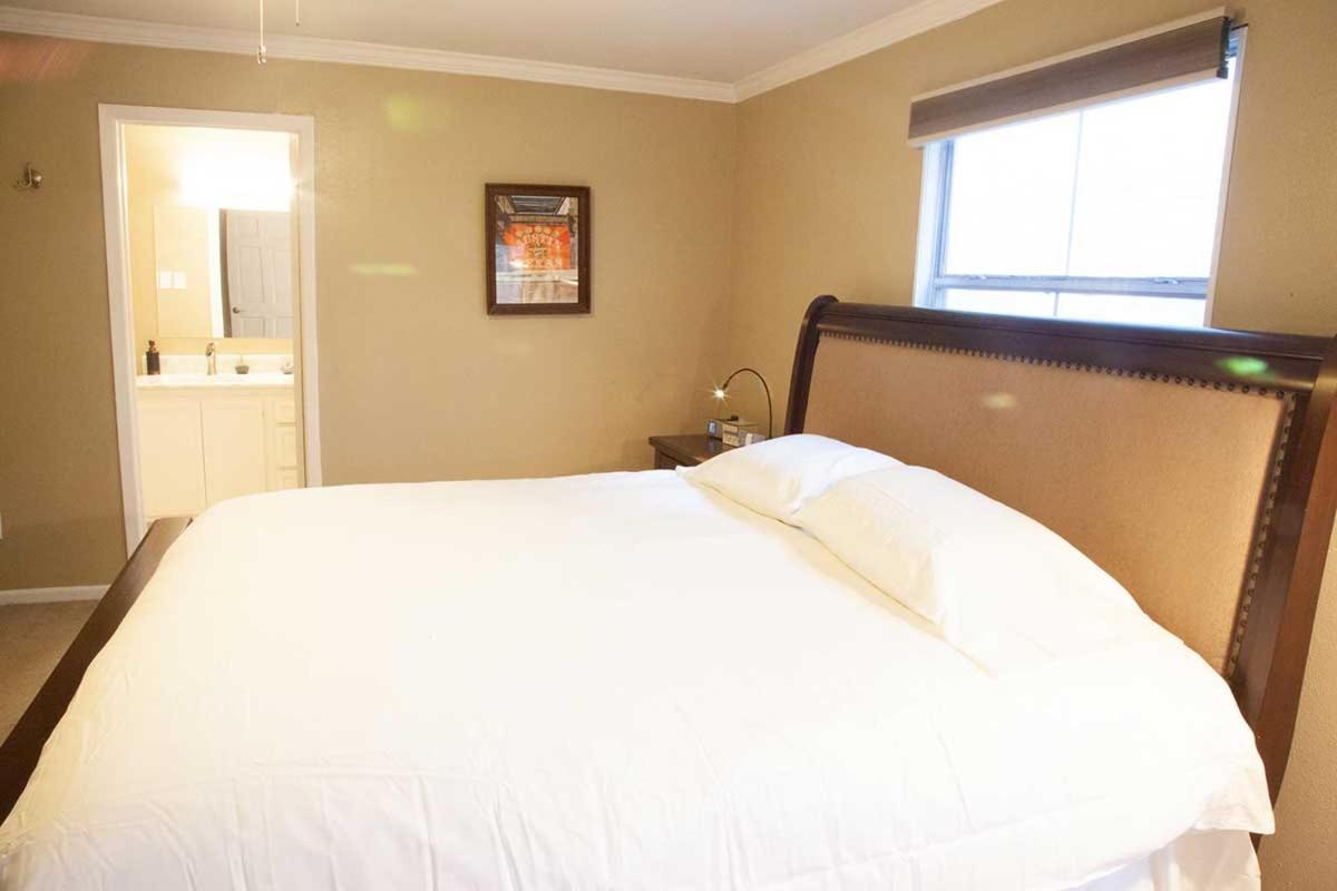 Onyx Apartment