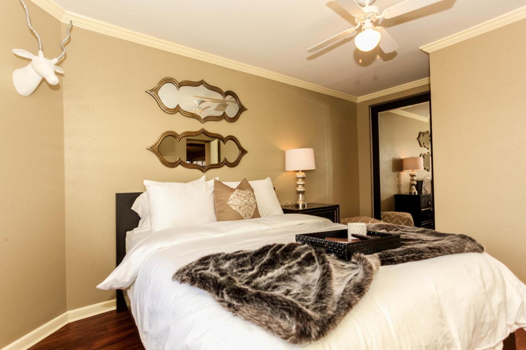 Onyx * Austin
