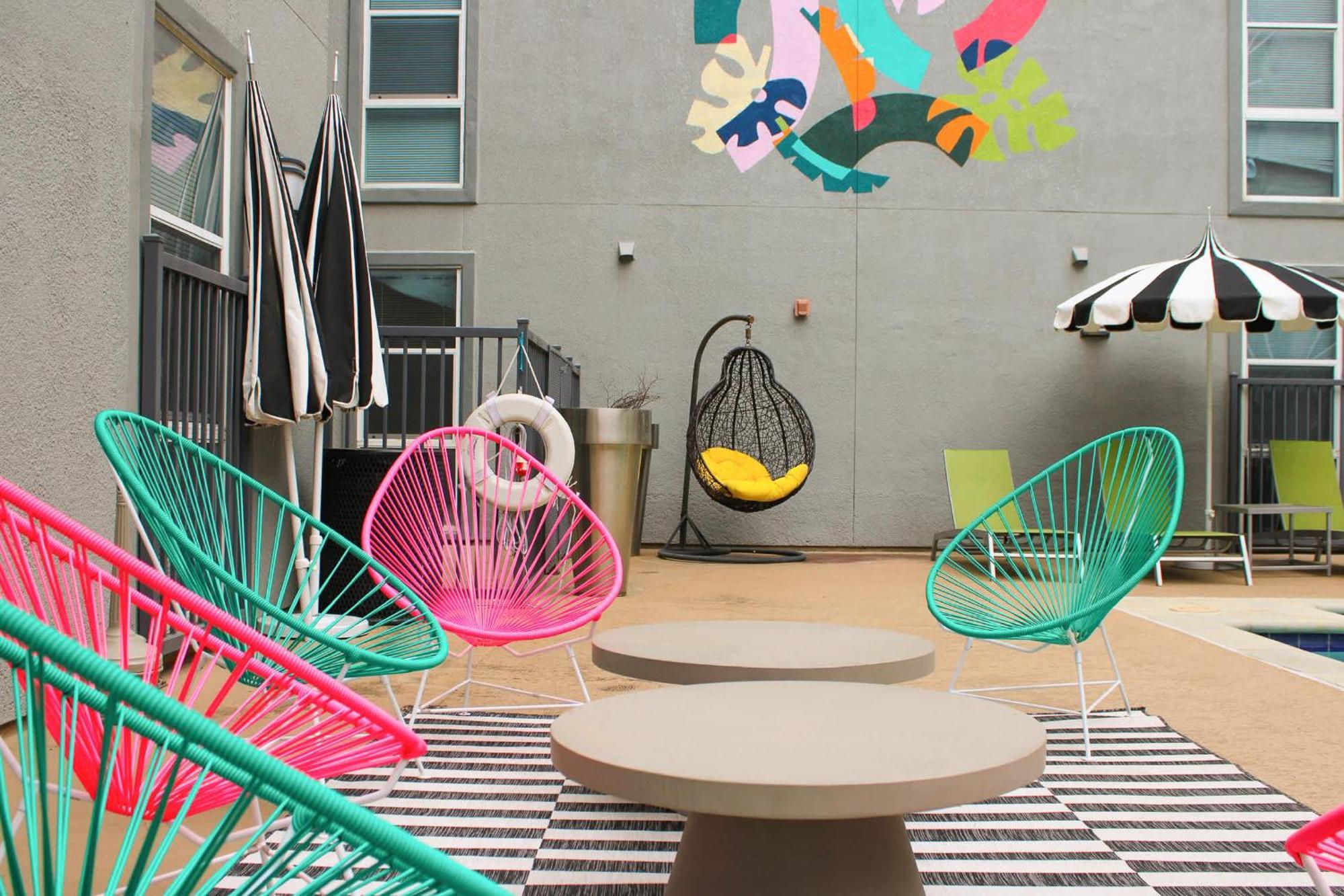 Modern With Pool Gym Workspaces & Bbq Apartment Austin