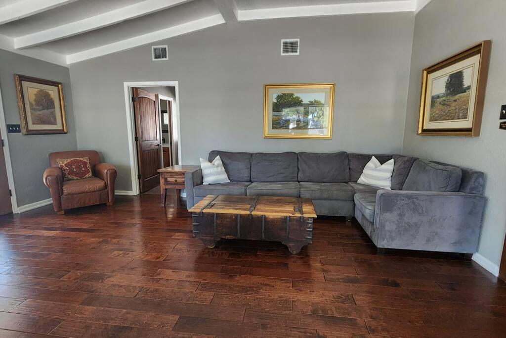 Holiday home Huge Pool In Sw On 2 Acres Austin