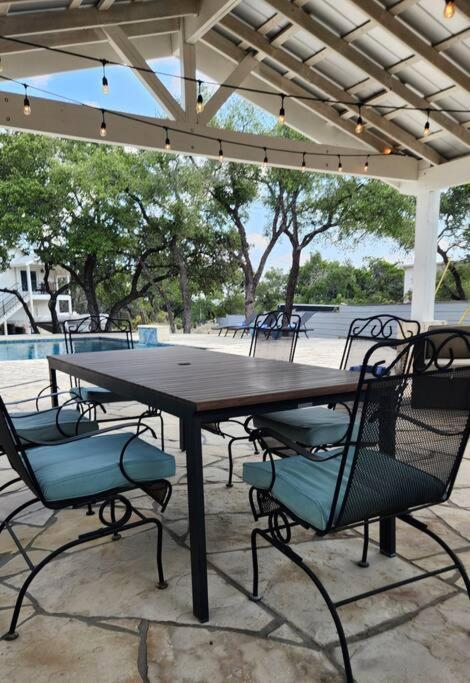 Huge Pool In Sw On 2 Acres * Austin