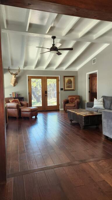Holiday home Huge Pool In Sw On 2 Acres *