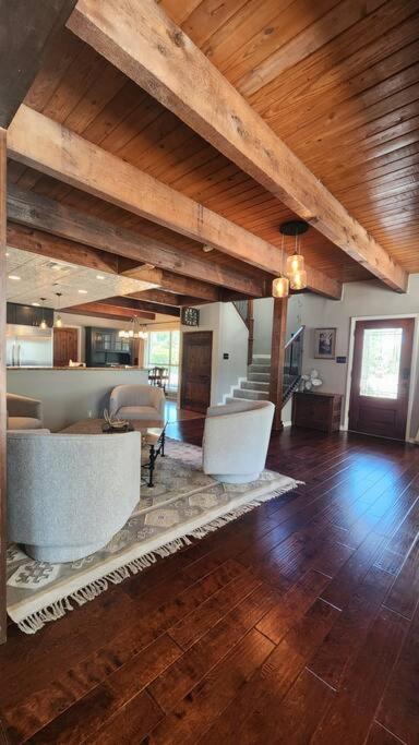 Huge Pool In Sw On 2 Acres * Austin