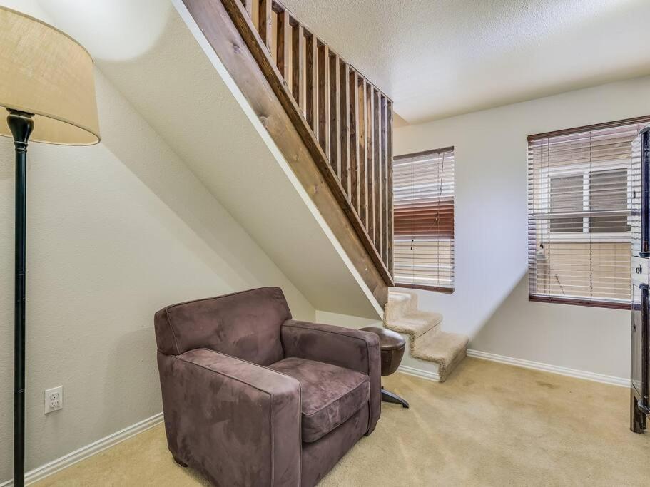 Cosy And Open With Loft On Greenbelt * Austin