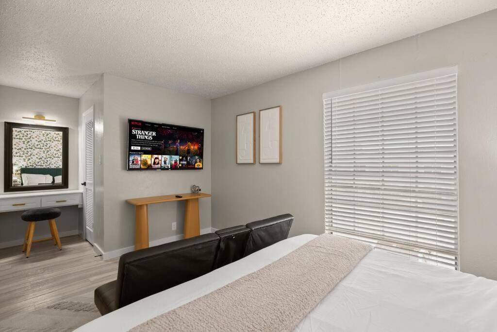 Apartment & Cozy Formula 1 Ready Austin