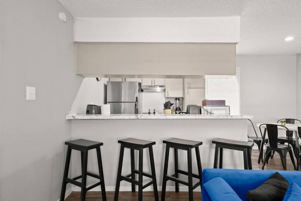 Apartment Cozy And Ut Moody
