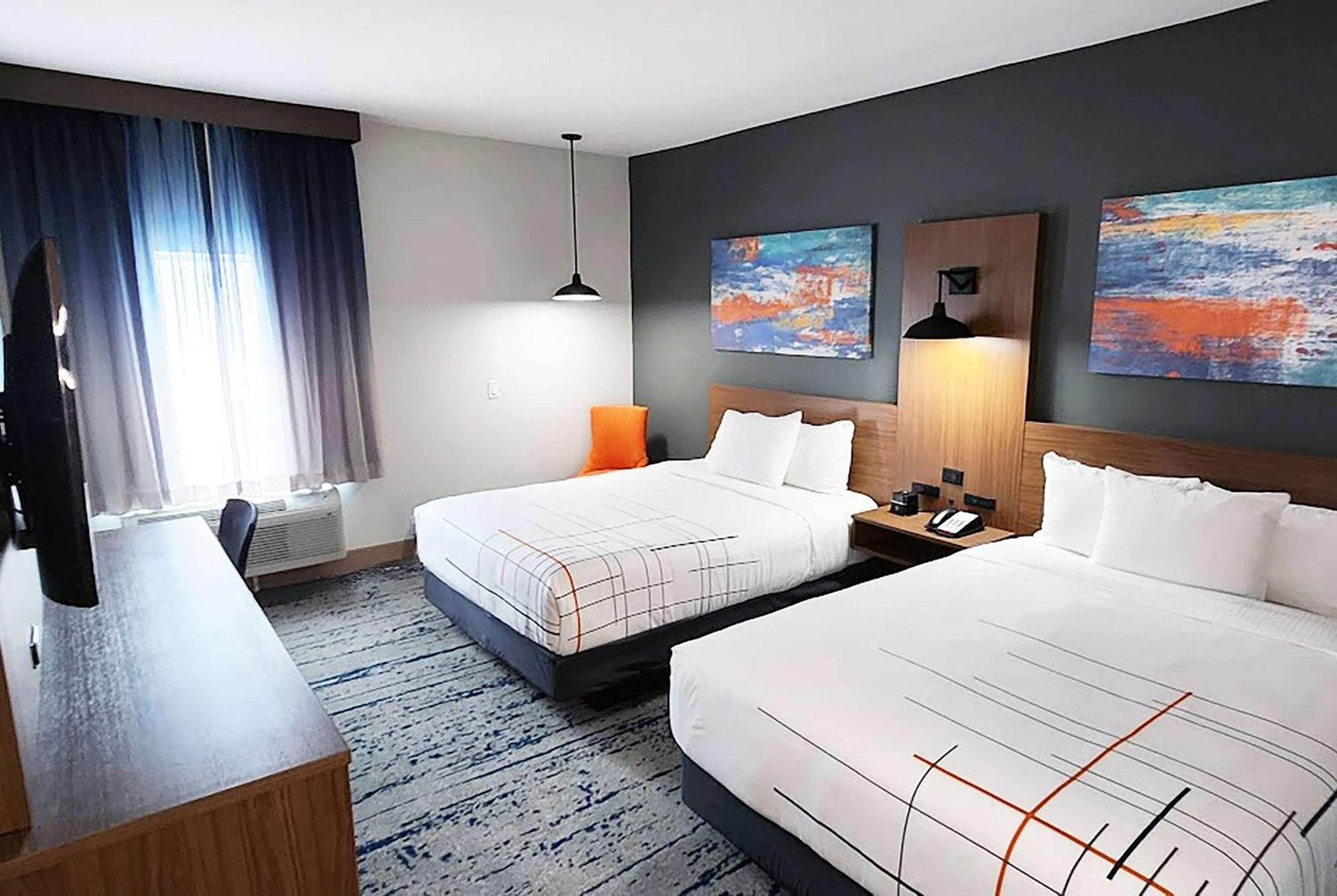 La Quinta & By Wyndham South Hotel *