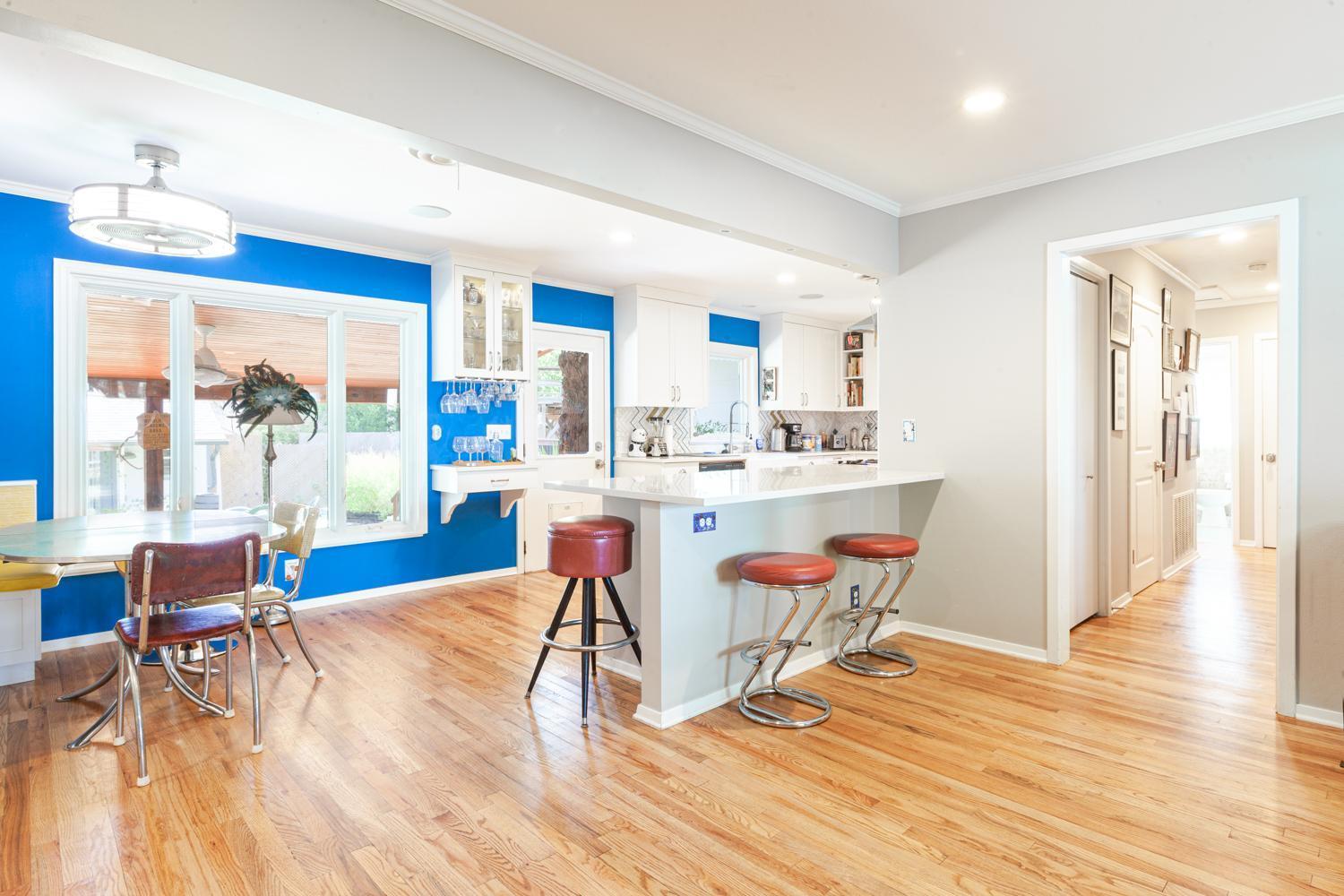 South Central, Barton Springs, Broken Spoke & Much More, Dogs Ok, 4 Bedroom-3bath Austin