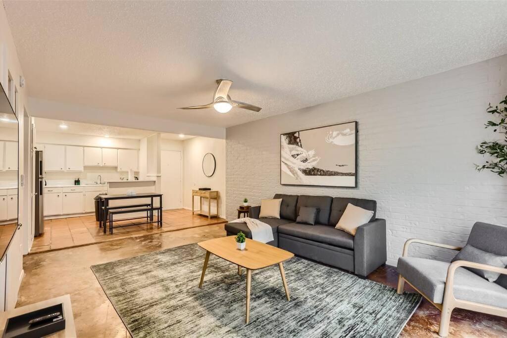 2b Getaway Steps To Dtwn - Sleeps 6 - Pool, Prkg * Austin