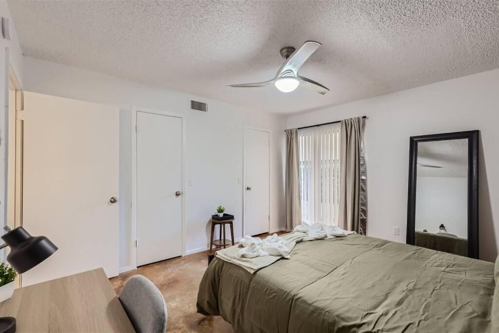 Apartment 2b Getaway Steps To Dtwn - Sleeps 6 - Pool, Prkg Austin