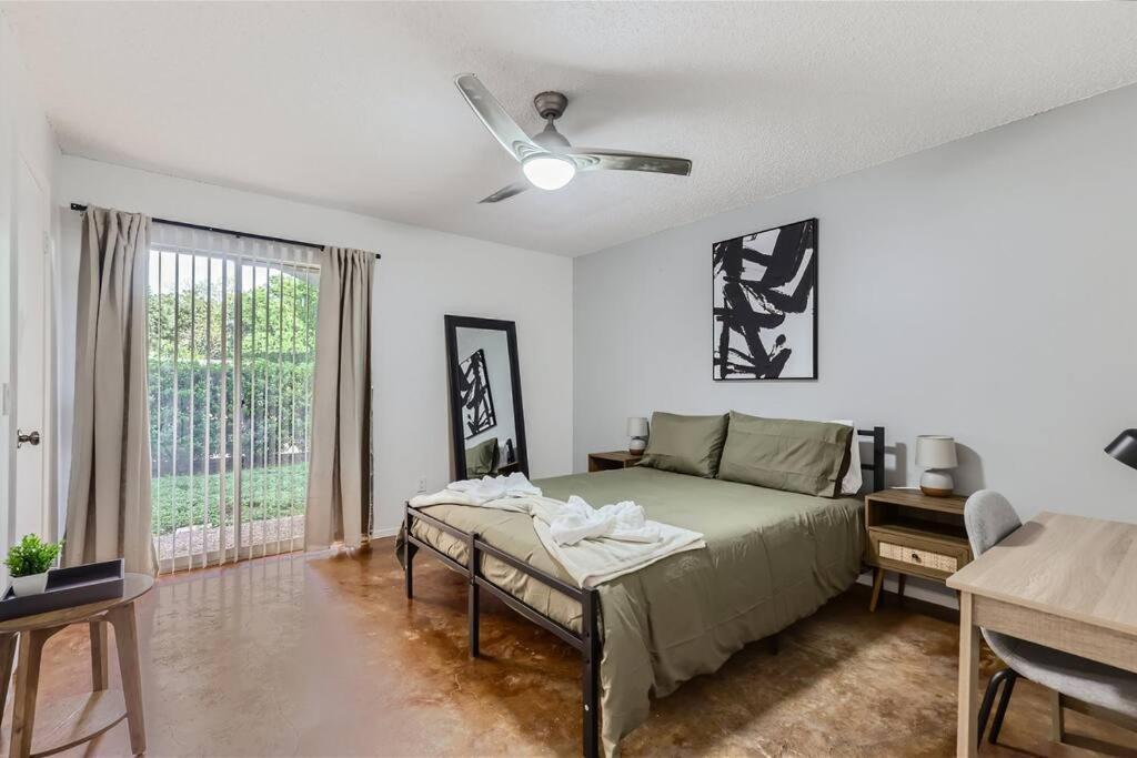 2b Getaway Steps To Dtwn - Sleeps 6 - Pool, Prkg * Austin