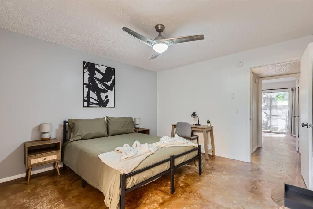 2b Getaway Steps To Dtwn - Sleeps 6 - Pool, Prkg * Austin